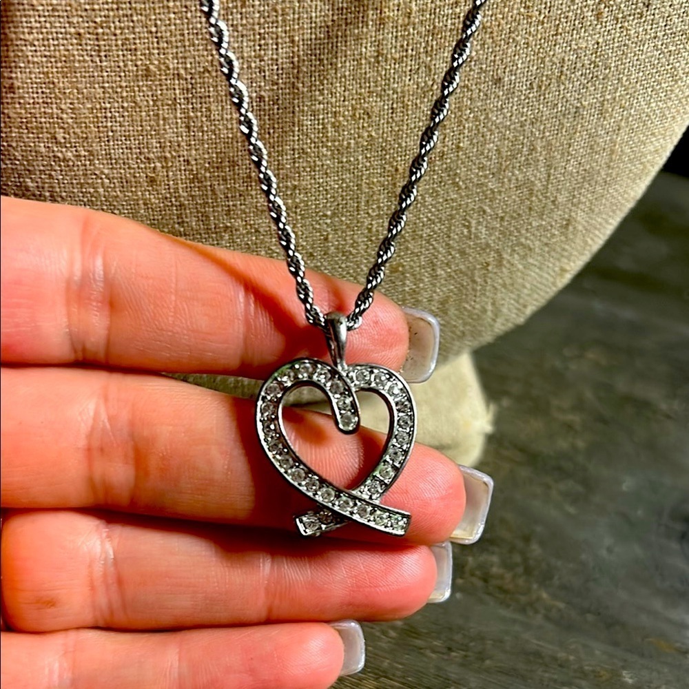 Elegant‎ Silver Heart Pendant Necklace